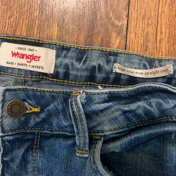 Wrangler High Rise True Crop Size 10 - Picture 3 of 4